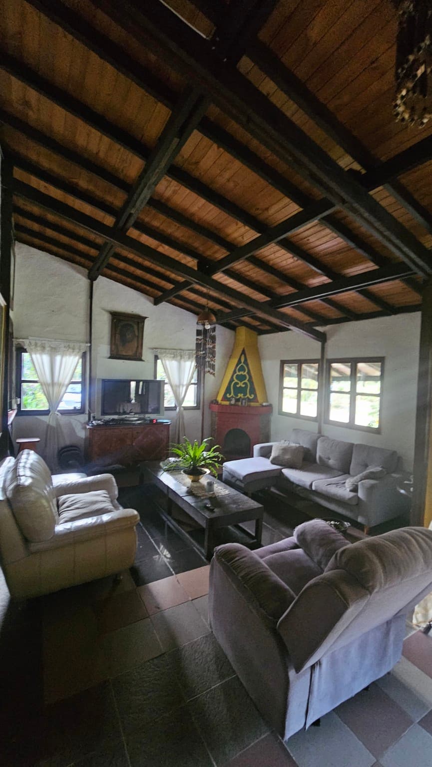 La Julia's fireplace and reading room
